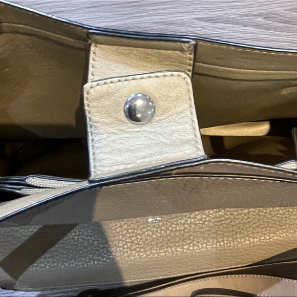 Nali Shoulder Bag Tote w Silver Zipper & Hardware - Picture 3 of 6